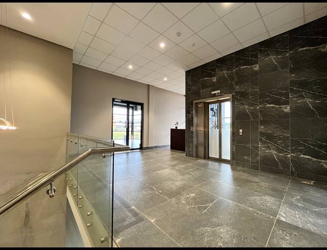 1,640M² SHOWROOM TO LET IN BALLITO DISTRICT